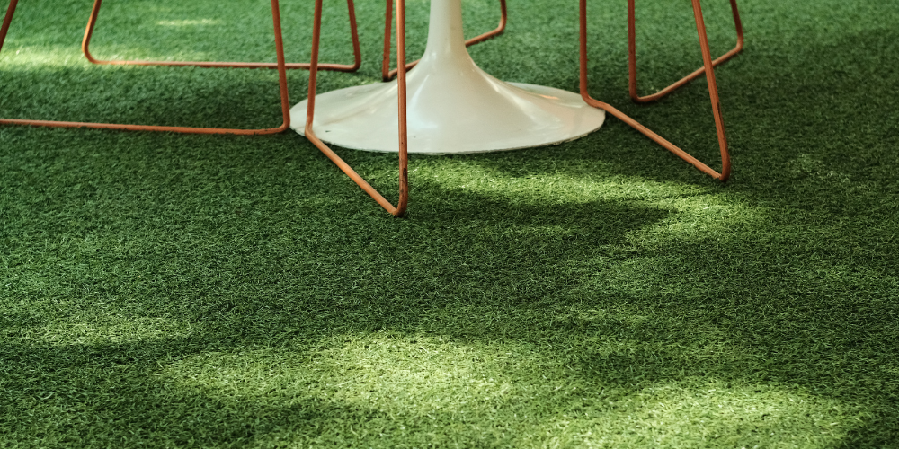 Instalación de césped artificial jardín perfecto todo el año